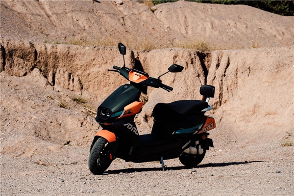 山路试骑电动车顶流小刀航天动力系青锋侠,动力强劲进无止境!