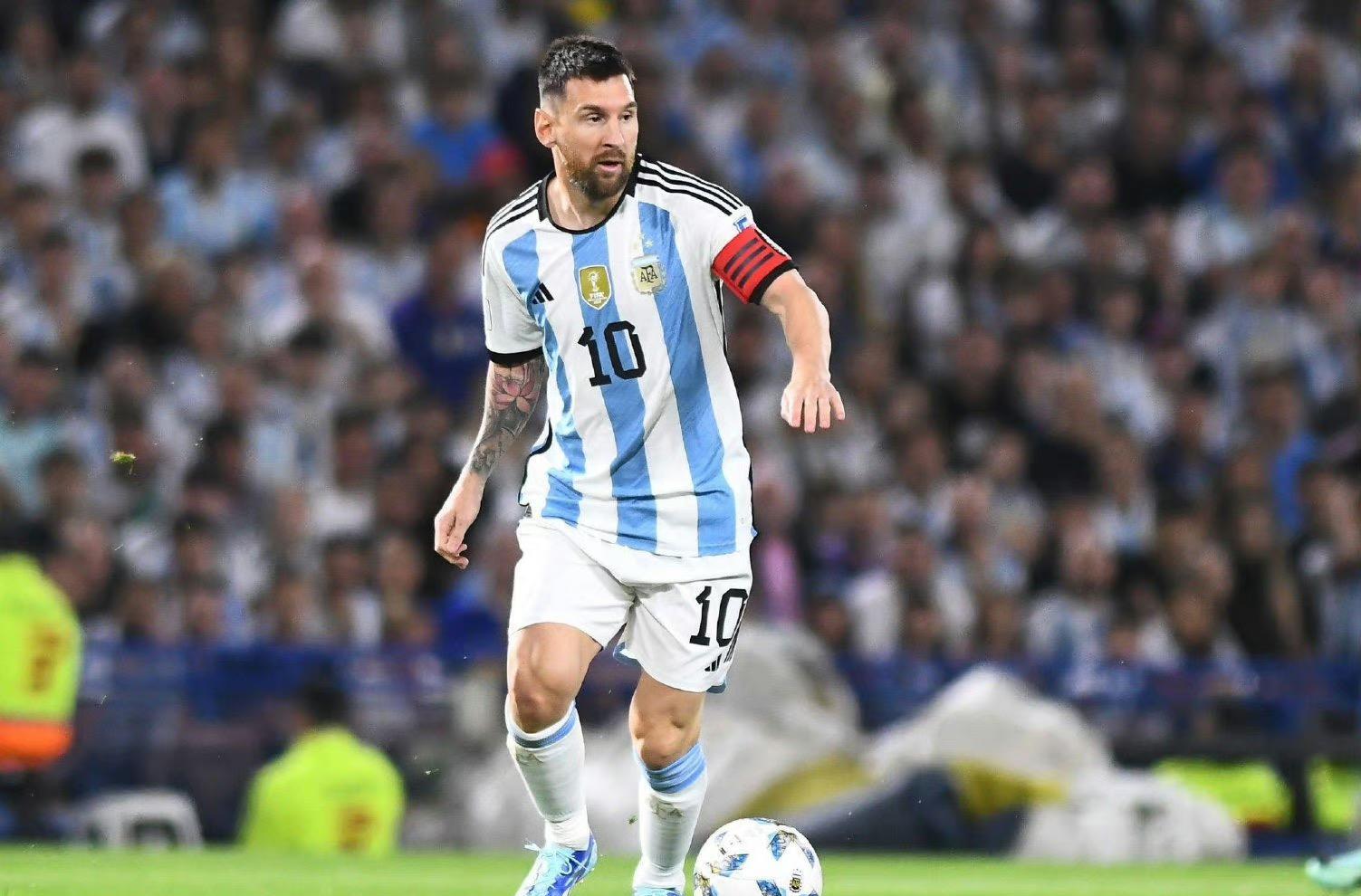 梅西无能为力,锁喉逃红牌,阿根廷世预赛首败,3大纪录作古_努涅斯_比赛