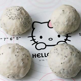 原创
            奇亚籽酸奶土司(300克萌版)