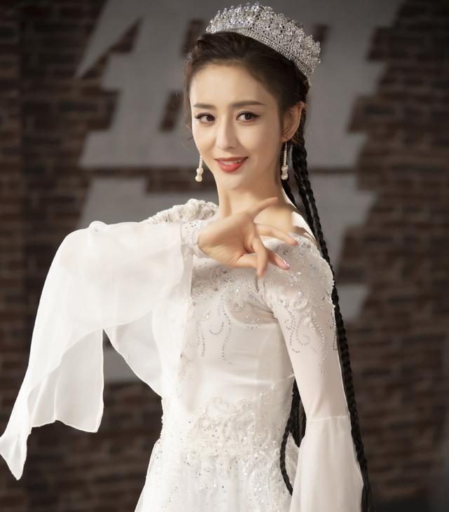 佟丽娅首聊离婚后现状,感慨:我要把7岁儿子从姥姥家接到身边_挑战