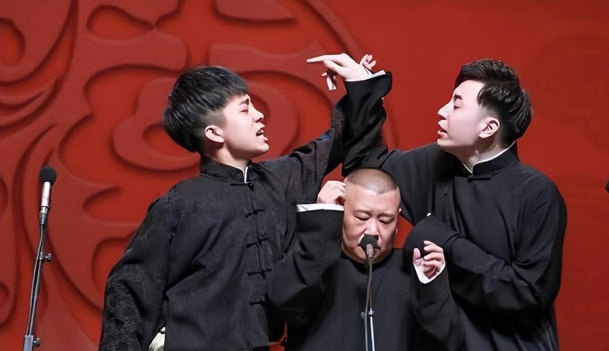 然而,从节目一开始,观众就可以看到郭德纲对张九龄和王九龙的"劝诫"