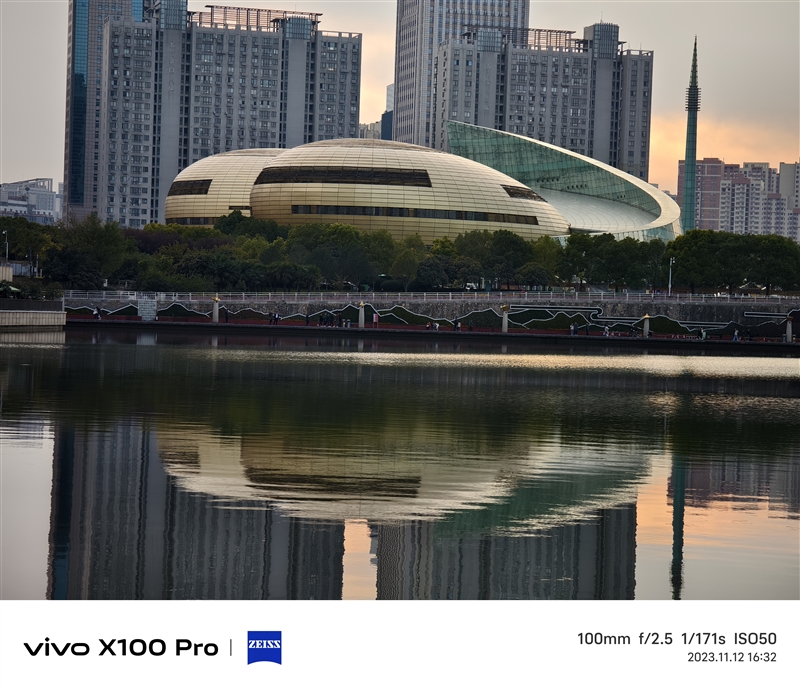 拍月亮那都不是事儿！vivo X100 Pro评测：APO认证的超级长焦 它能拍太阳(图25)
