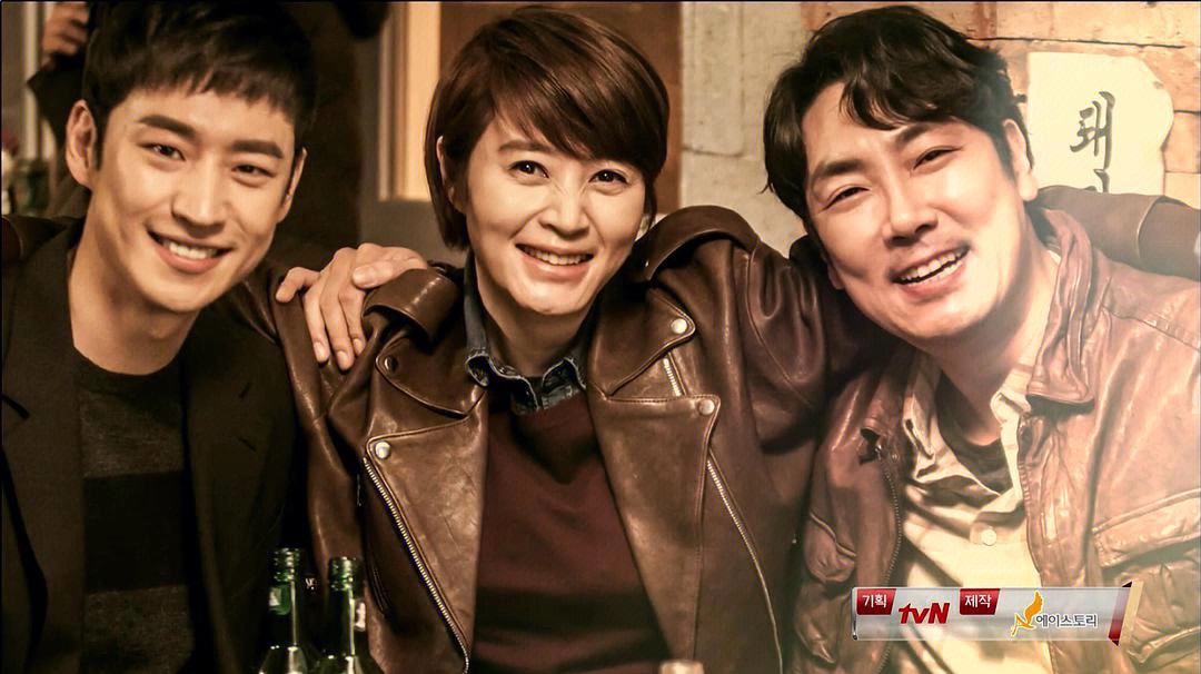 由李帝勋,金惠秀,赵震雄主演的穿越时空联动破案的刑侦悬疑剧,讲述