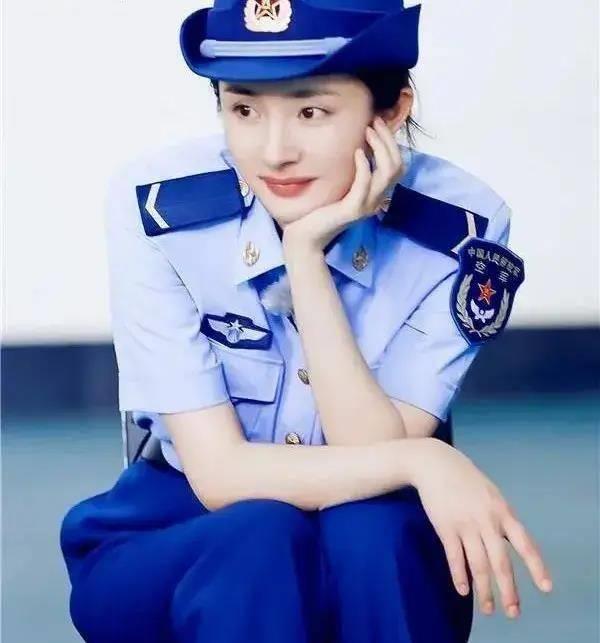 杨紫穿警服,杨幂穿警服,李沁穿警服,看到杨蓉:一眼万年_制服_照片