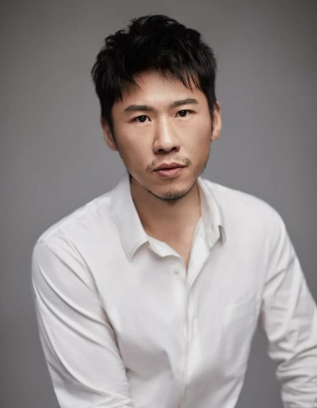 演员王骁:40岁走红,娶平凡妻子生一女,是母亲王馥荔的骄傲_王潇_梦想