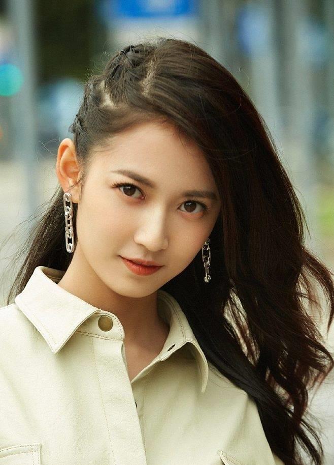 31岁陈钰琪,性感得让人着迷!_演技_活动_观众