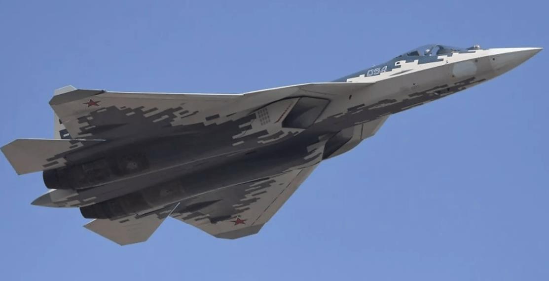 苏57换装19吨推力发动机,可近距离猎捕f22!歼20能否打赢苏57?