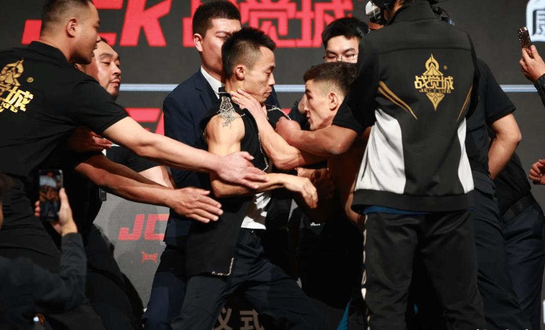 中国mma顶尖对决!_比赛_赵志康_布兰