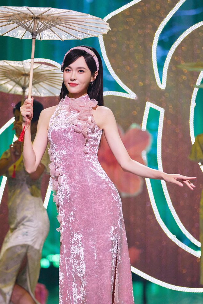 民国大小姐唐嫣,曲线优美身材一级棒,创造无数经典角色的女神_情感