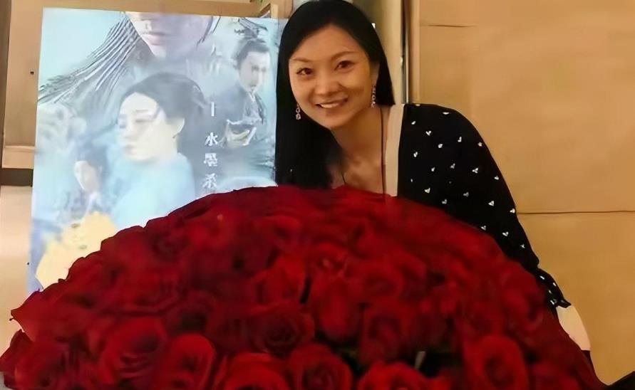 73岁张艺谋的妻子陈婷:生下两男一女,十年后,才等到一纸婚书_肖华