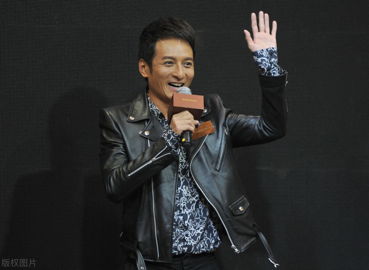 李维嘉的奇特习惯,摸耳垂入睡,你敢相信吗?_生活_家务_优等生