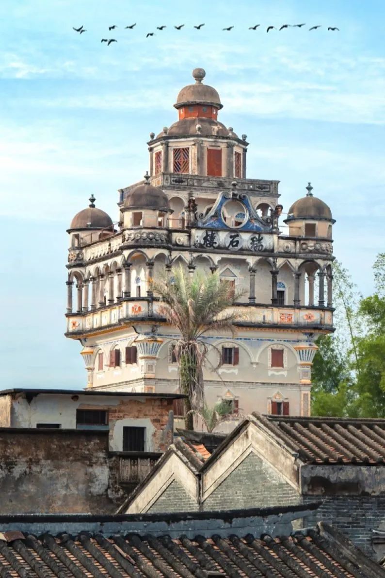 锦江里碉楼群 /@田tian自力村最著名的碉楼就是"铭石楼".