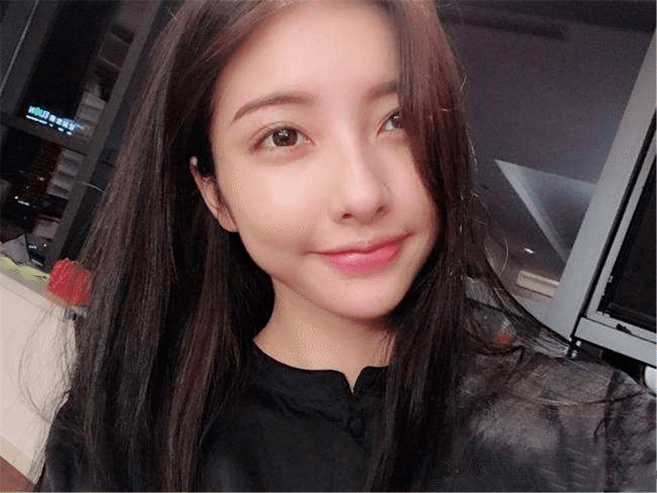 王思聪众多前女友中,豆得儿是最受欢迎的一位,如今颜值一言难尽_显得