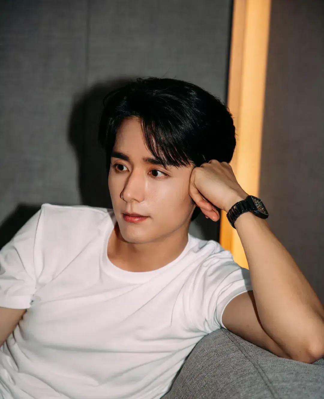 19娱乐瓜:王一博肖战李现吴磊罗云熙谭松韵张新成李沁曾舜晞_商务_好