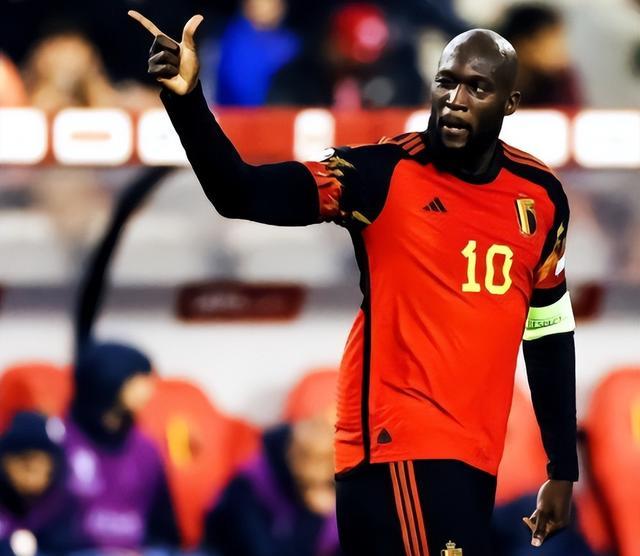 卢卡库大四喜力压c罗夺金靴化身罗马大腿穆帅赌对了_比赛_比利时_进球