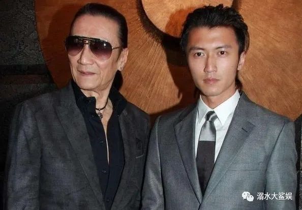 帮成龙死里逃生,让谢贤爬来香港见他,半黑半白的王羽什么来头?