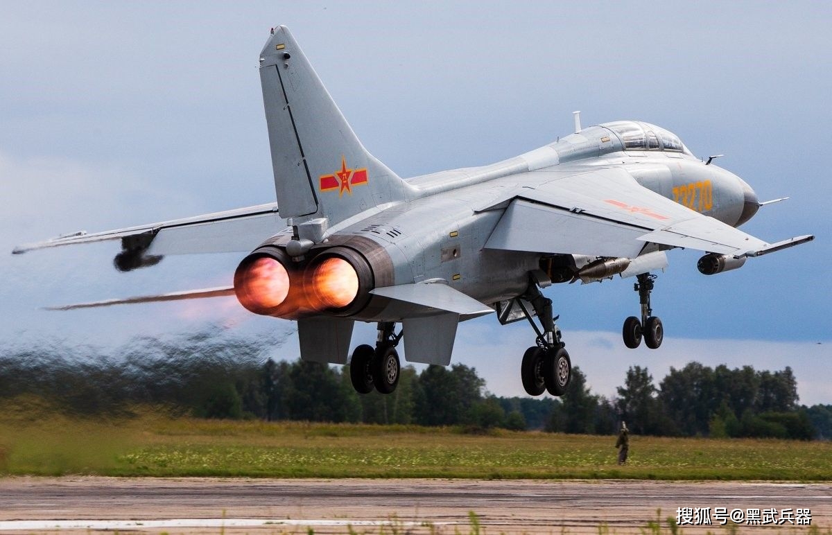 歼轰7是一款双引擎轻型战斗轰炸机_型号_发动机_飞机