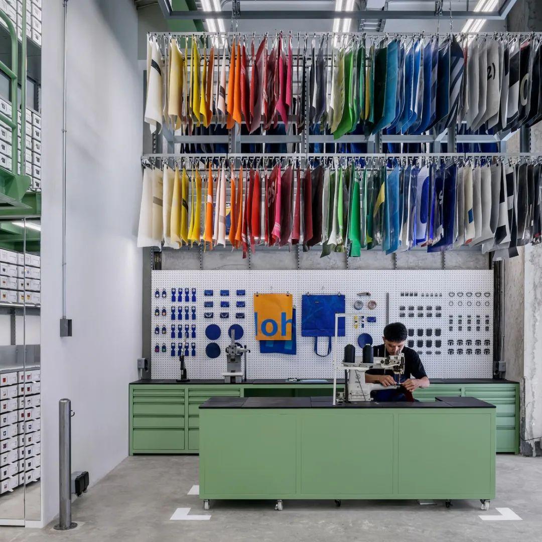 因每款包皆运用结实的布料制成,若依旧堪用却已不再喜爱,可以透过平台