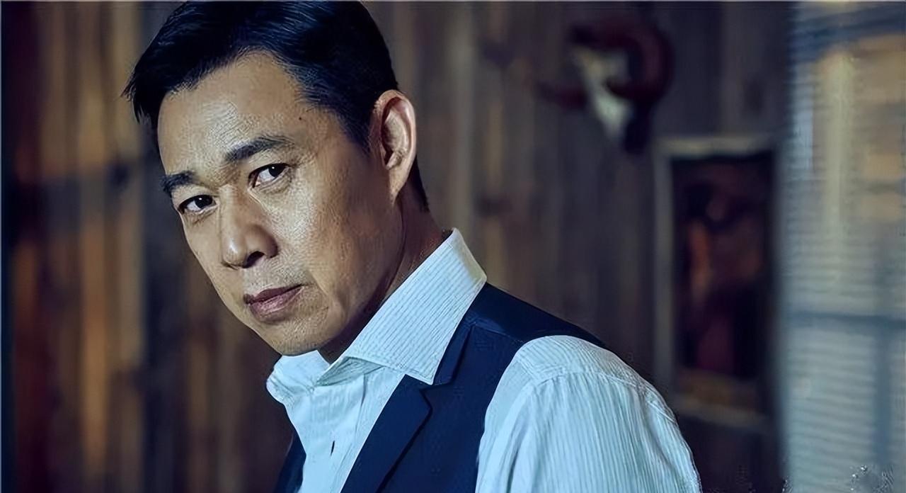 演什么都是自己的十大演员_角色_陈道明_靳东