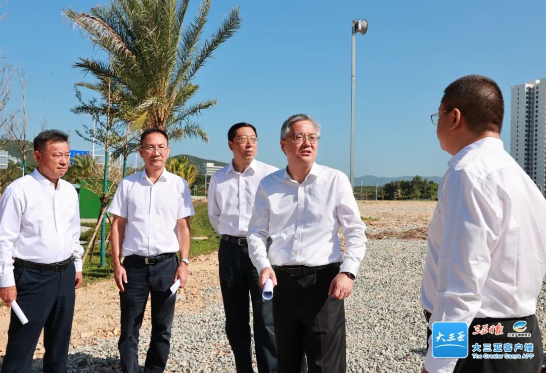 11月20日,省委常委,市委书记周红波调研检查海南省第七届少数民族传统