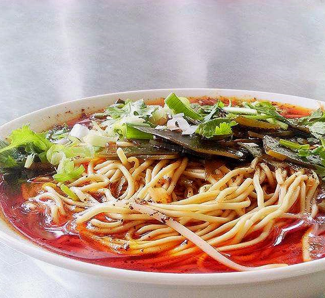 湖北襄阳清晨的海带豆腐面 记忆里的味道!_作业_昆德拉_传媒