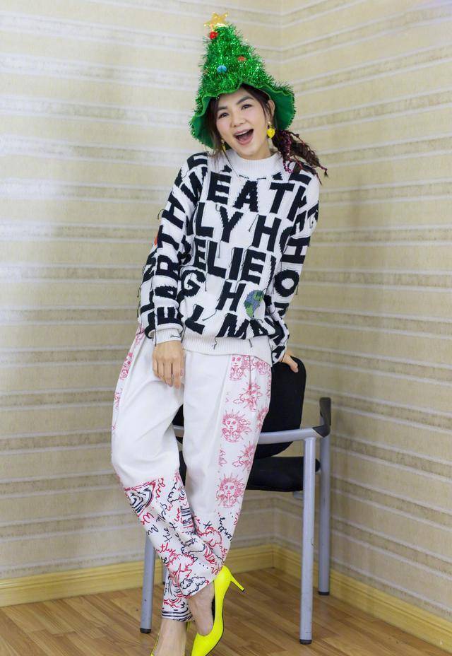 ella把女人味玩绝了!