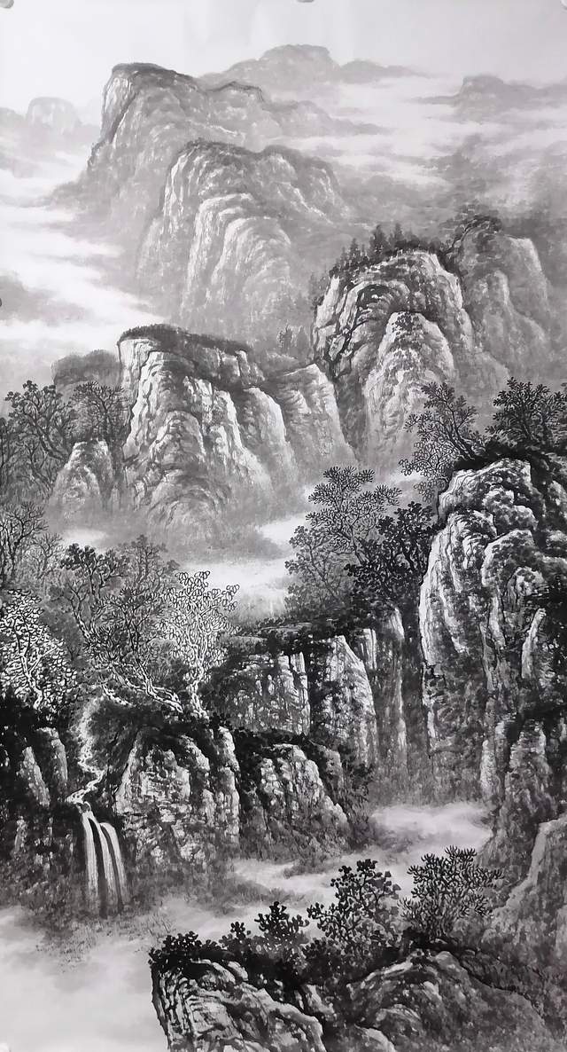 中国当代书画研究院副院长,文化部中国山水画创作院画家,现为:刘宏良