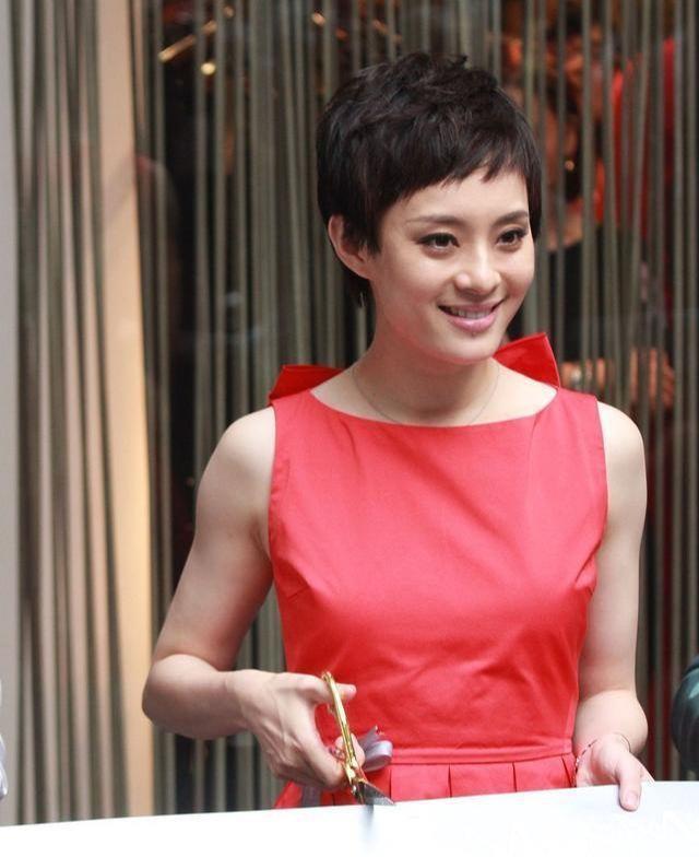 2006年,孙俪资助4年的"白眼狼"向海清,已经走上另一条不归路_生活