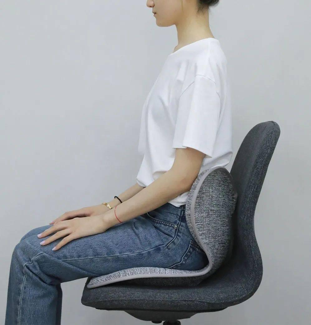 瘫坐,舒适的陷阱:揭秘腰椎损伤的隐形杀手 心三源_腰部_坐姿_进行