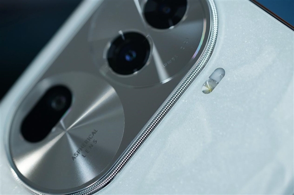 宝石圆盘**头夺目！OPPO Reno11图赏(图1)