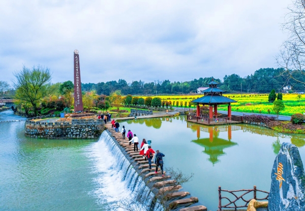 风光旖旎的江背镇印山天玺湖.风景宜人的浏阳河江背段.