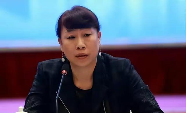 王芳离任了!篮协高层的重大变动,解雇张振林的母亲,引发了激烈的讨论.