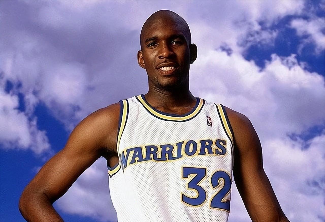 曾负债16万,95年状元乔-史密斯每年能拿多少退休金?