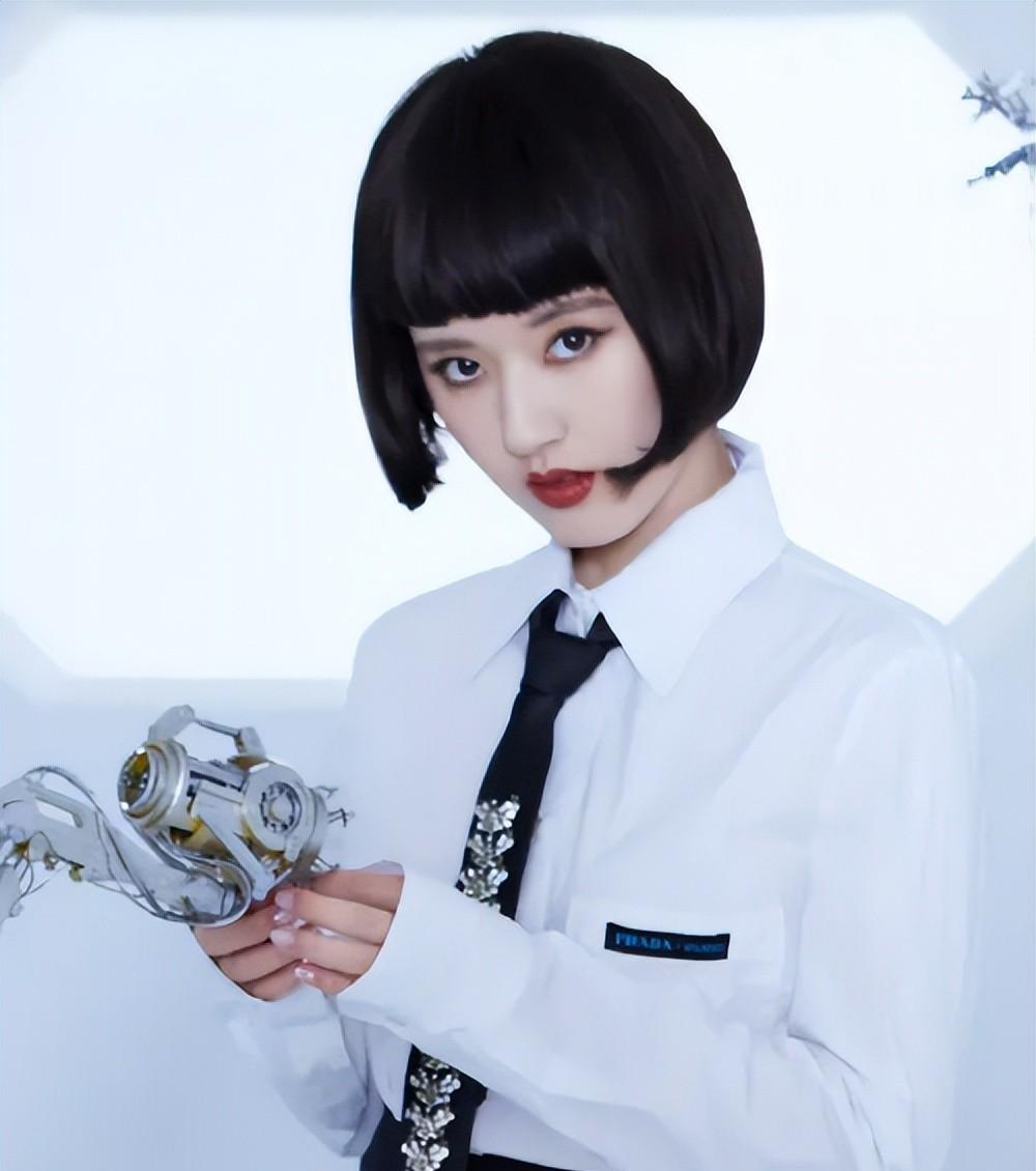 大嘴,驴脸,平胸,长相普通却硬要演"绝世美女",谁给的勇气_赵露思_观众