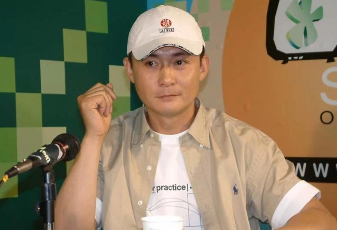 演员邢岷山:娶恩师女儿为妻,宠妻30年,带着家人拍戏_昆剧团_时候_祖