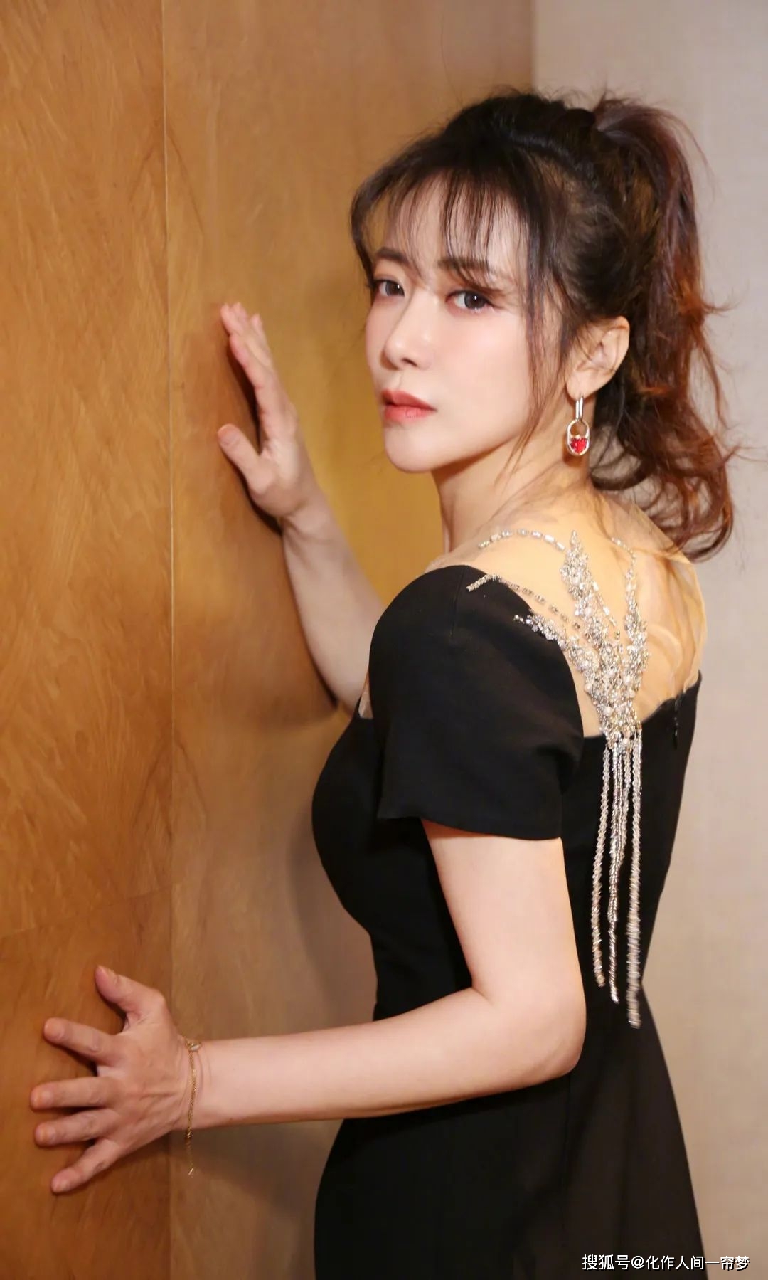 钢琴,围棋,书法,美术,唱歌,跳舞,把陈紫函培养成了全面发展的小天才