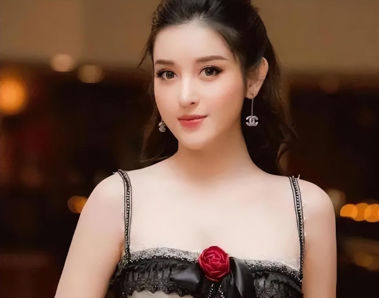 她花了11年从普通女生蜕变成越南女神,堪称神级翻身!