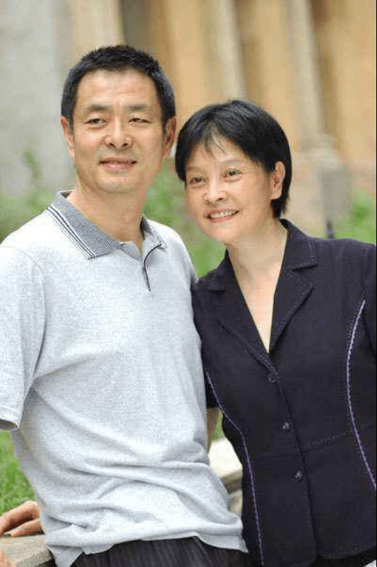 濮存昕女儿濮方:倒贴50万下嫁到东北农村,结婚11年被丈夫宠成宝_宛萍