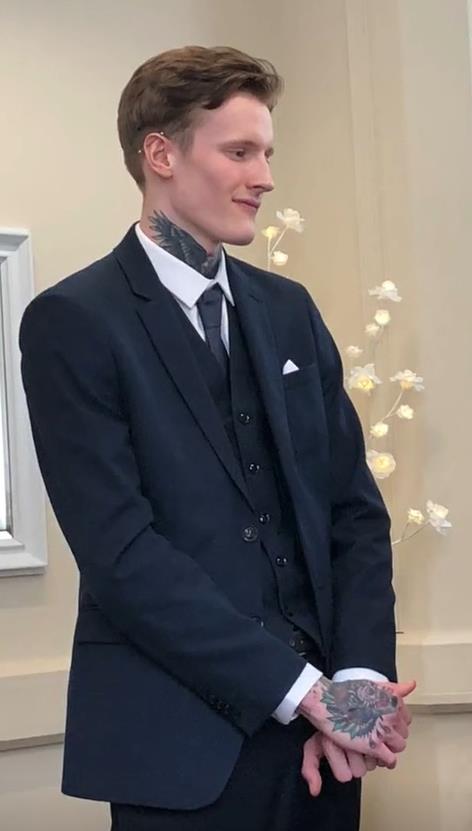 河南郑州姑娘爱上英国花臂男友,两人相恋6年,连生3胎混血小公主_zoe