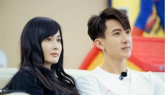 《婚前21天》吴尊妻子林丽吟首露脸,两人04年领证,15年后补办婚礼