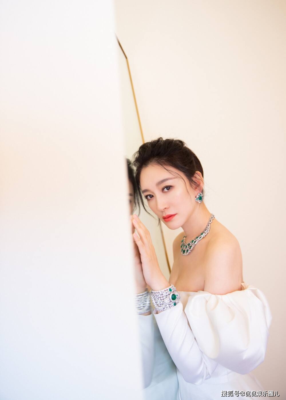 李小冉真是大蜜桃!47岁仍旧饱满性感,着实叫人难忘!_演技_观众_角色