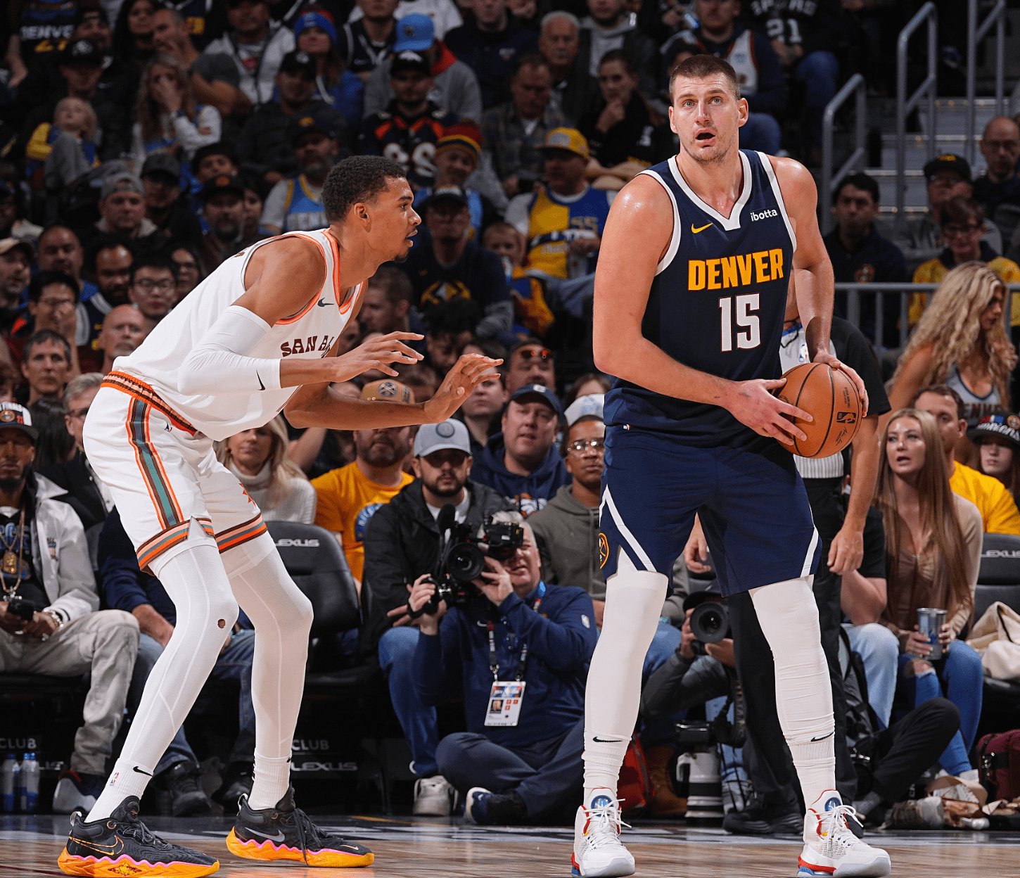 258斤约基奇单挑文班亚马:吨位碾压欺负人 现场授课_进攻_身高_内线