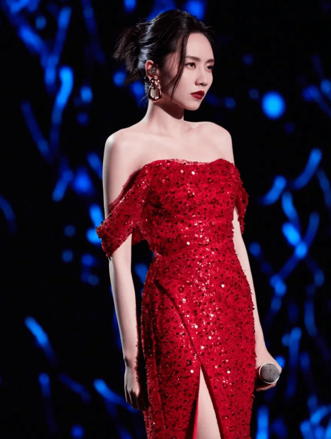 《爱情花园》,其中的《我很快乐》成为了刘惜君的代表作,她也凭借此