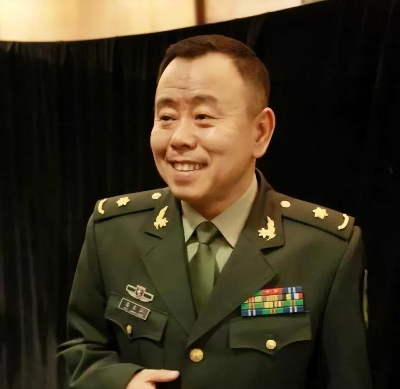 杜旭东突然自曝朋友是圈内人不敢说出姓名,确实不知情_视频_明星_军衔