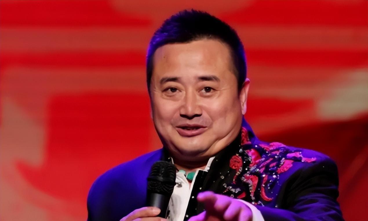 他是赵本山唯一高学历的徒弟,最红时返校进修,如今成大学教授_闫光明