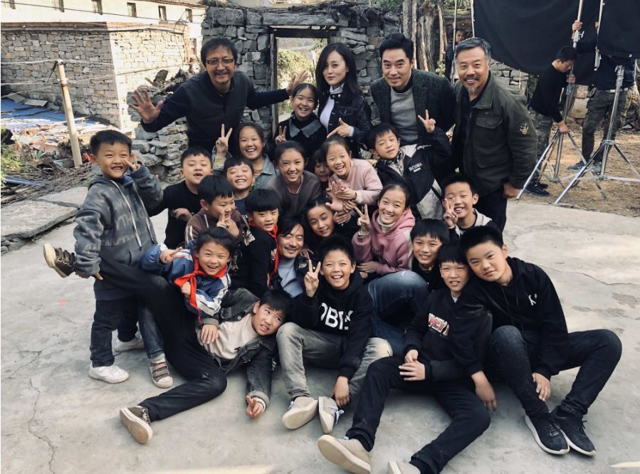 导演穆龙投资公益电影《永远不会走》演员安泽豪再度联手演绎_乡村