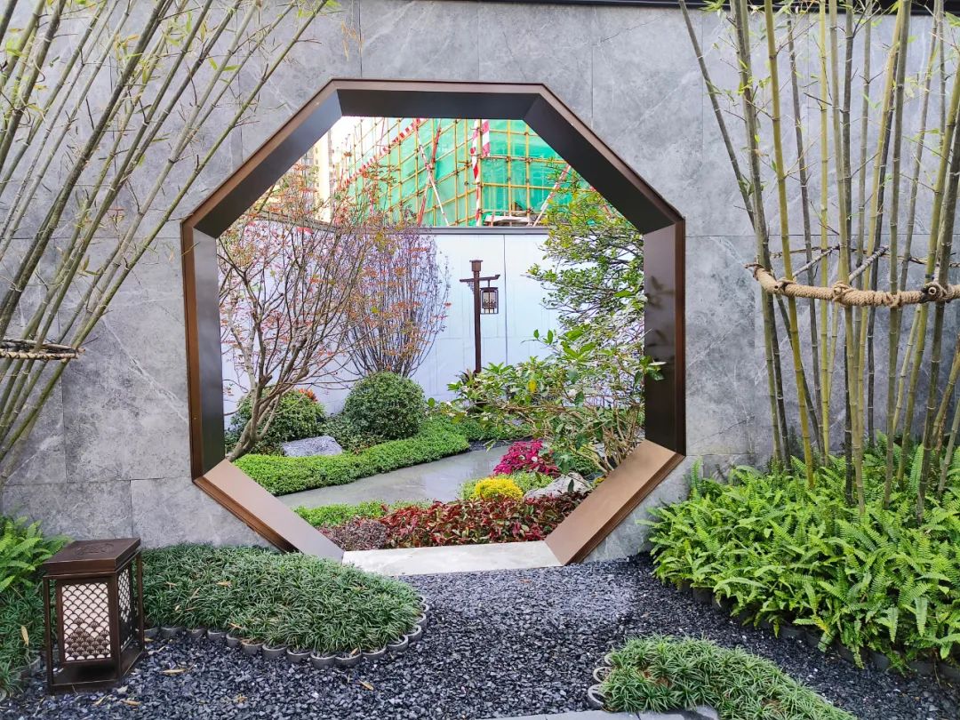 还有这个八角门.四象生八卦,吉祥如意.而且"八"谐音"发".