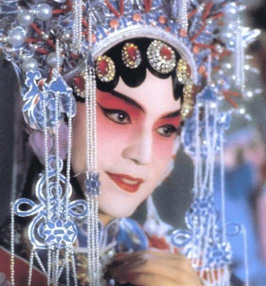 《霸王别姬》往事:尊龙降30万片酬要程蝶衣,张国荣辞演成全,又被