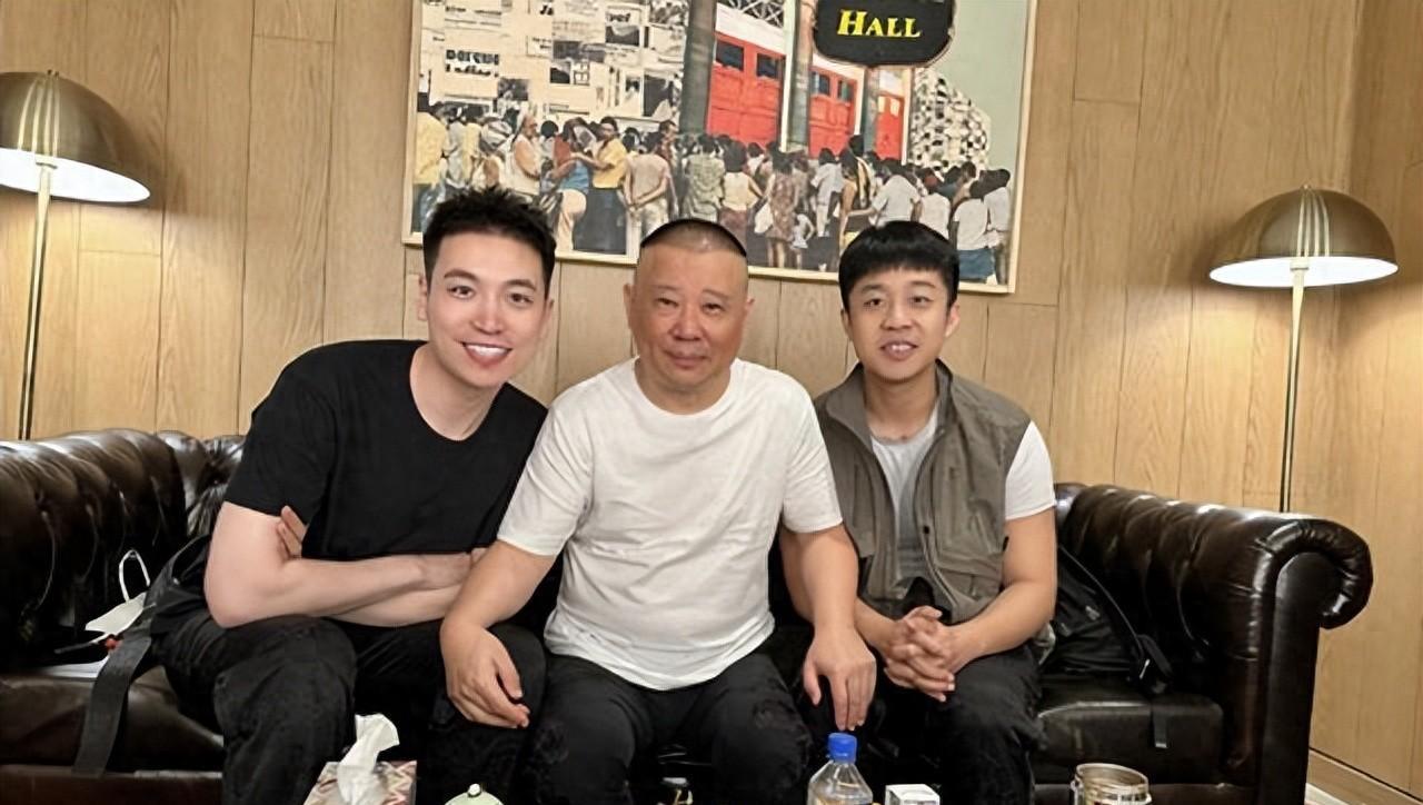 11月26日,德云社在郑州举办张九龄与王九龙相声专场.