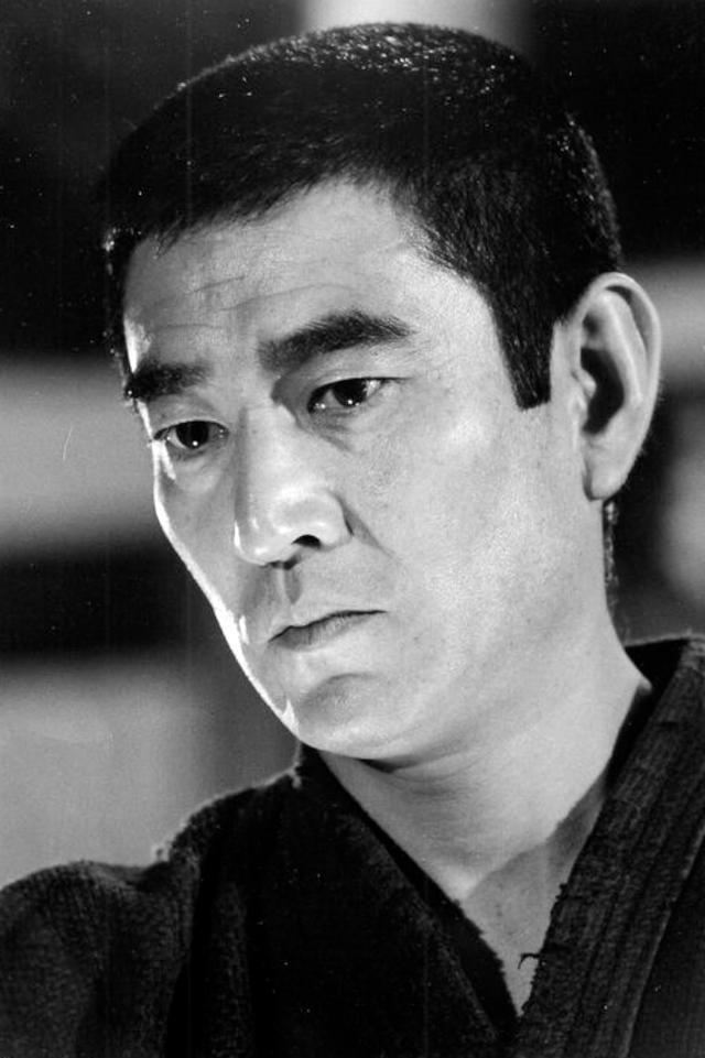 高仓健遗产无人继承,保姆独吞:一段跨越血缘的信任与陪伴_小田_生活